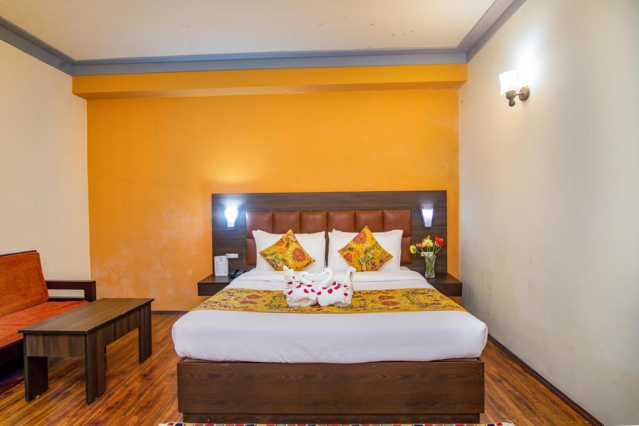 Muscatel Grand Silkroute - 300 Mts From Mg Marg กังต็อก ภายนอก รูปภาพ